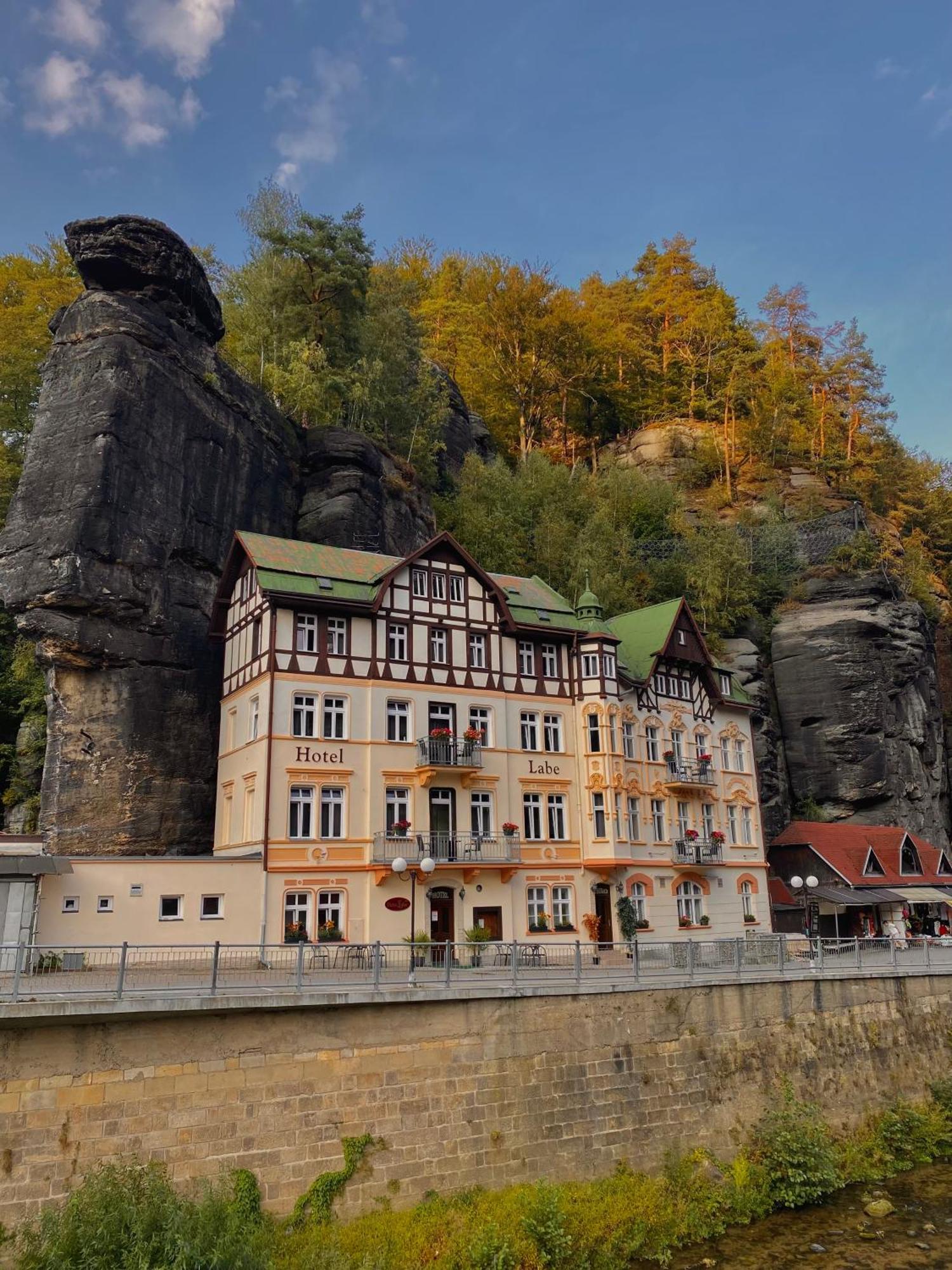 Hotel Labe Hřensko Exteriör bild