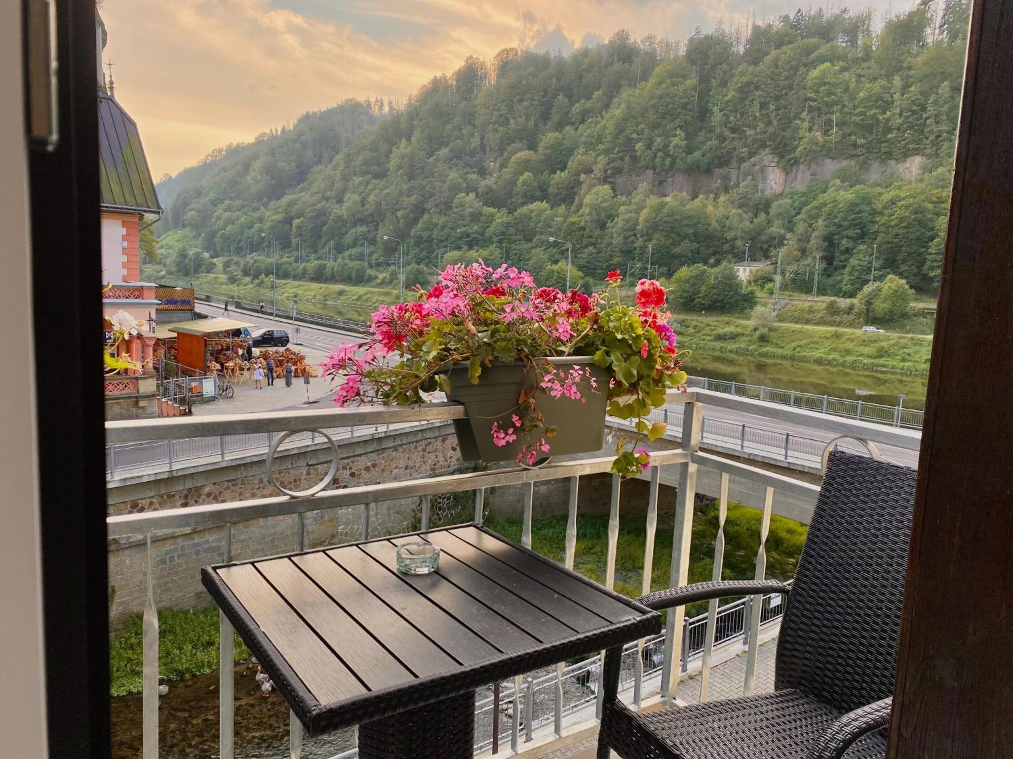 Hotel Labe Hřensko Exteriör bild